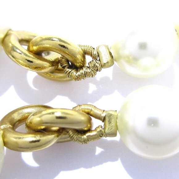 CHANEL - Gold Cream Hardware Fake Pearl Earrings 681-080625 - Picture 4 of 8